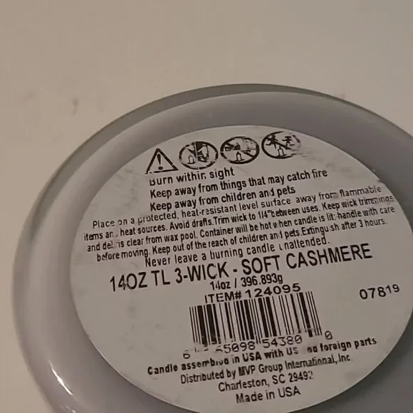 Soft Cashmere Scented Candle - Gray - Picture 5 of 5